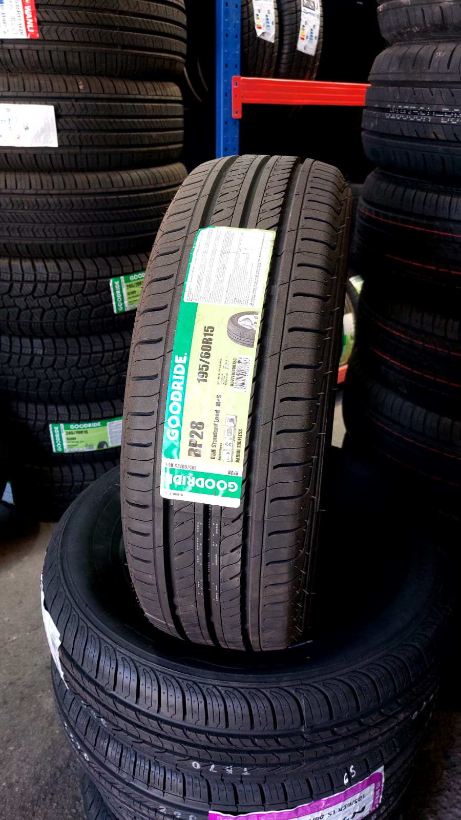 NEUMATICO 195/60/R15 Goodride